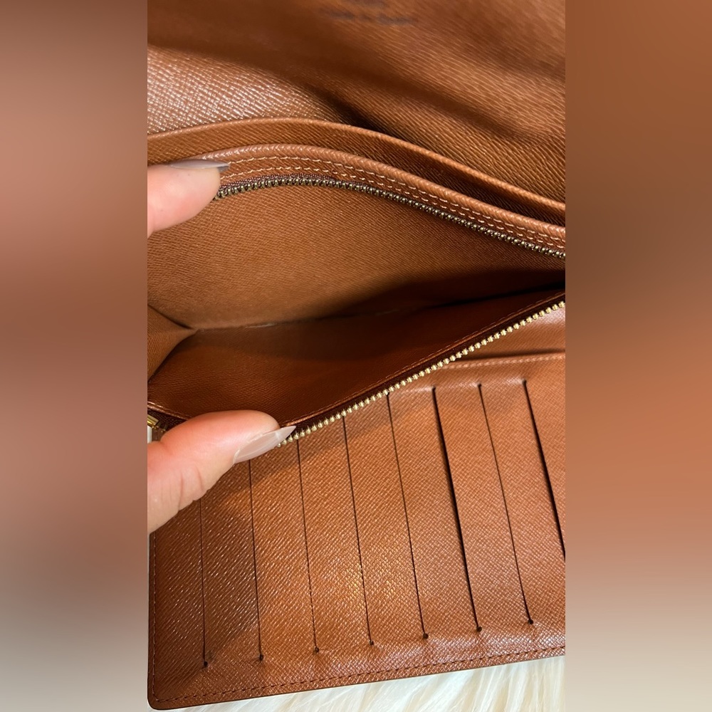 Louis Vuitton Monogram Passport Organizer Wallet - Picture 6 of 13